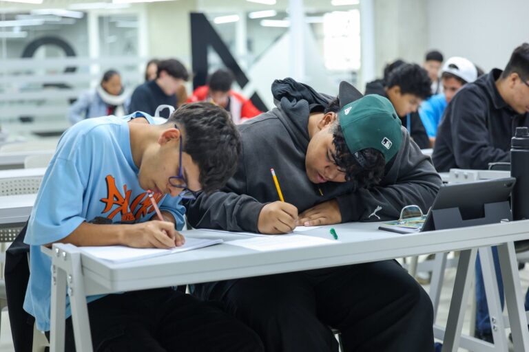 590579865_1142015478119444_5028186993574419520_n