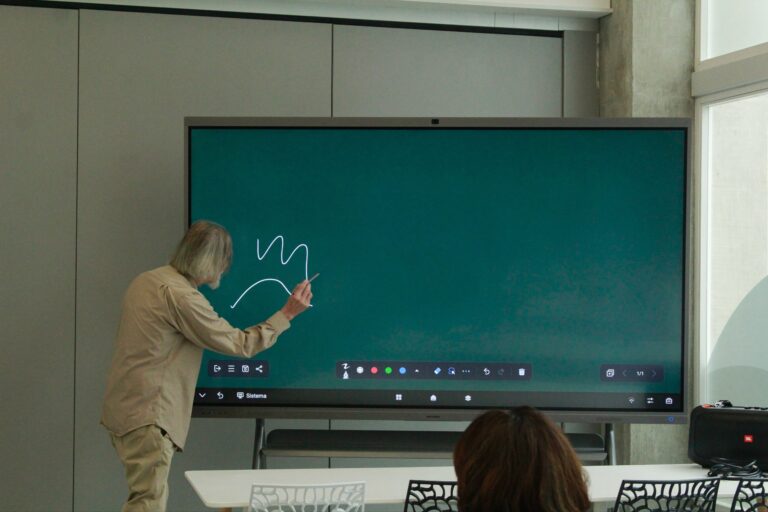 photo_4988253474201996115_w